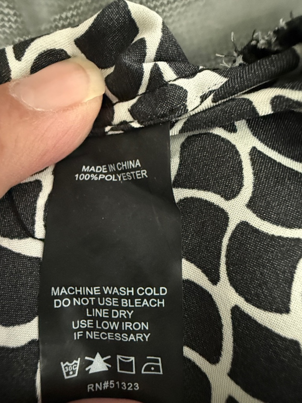 Vince Camuto Black and White Metallic Geometric Peasant Tunic - Picture 5 of 5